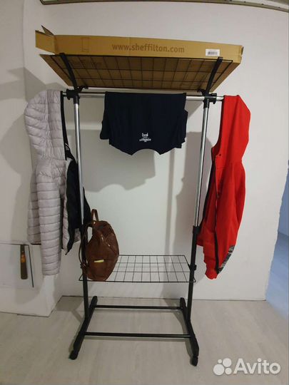 Вешалка напольная на колесах