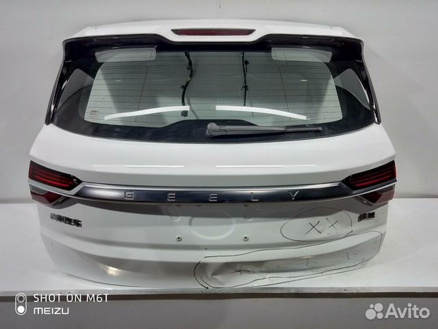 Крышка багажника джили кулрей. Geely Coolray крышка багажника. Geely Coolray багажник. Geely Coolray стекло багажника. Крышка багажника Geely Coolray 2023.