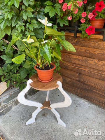 Деревянные подставки под цветы и прочее