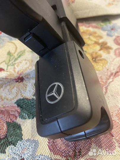 Плечики в автомобиль Mercedes