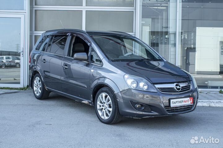 Zafira 2011 панорамная