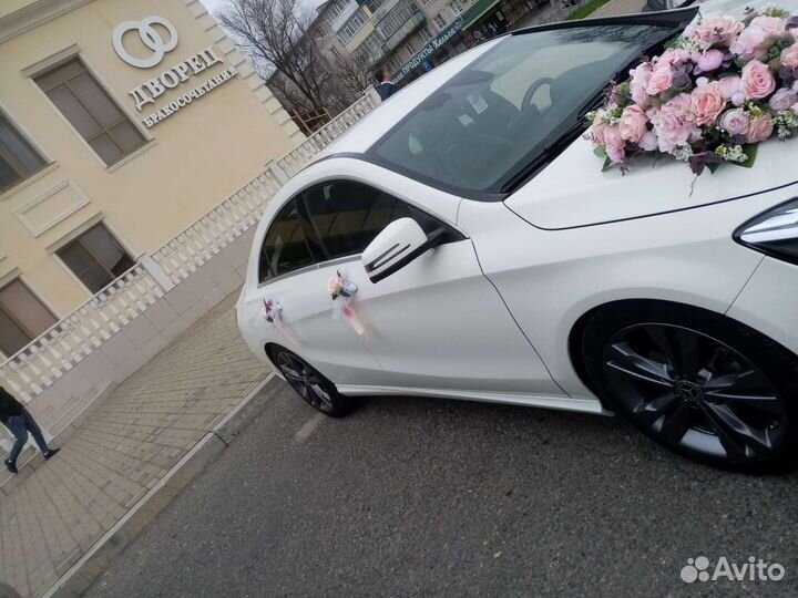 Авто Mercedes-Benz для свадеб встреч мероприятий