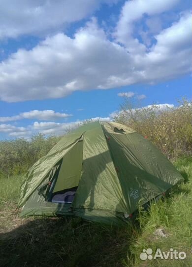 Палатка 3х местная, двухслойная. Новая