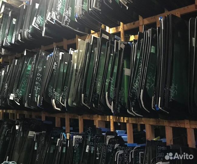 Автомобильное стекло для Мазда (установка)