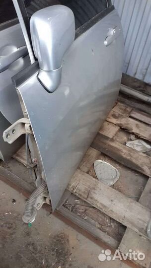 Дверь передняя левая Suzuki liana 2001 2007