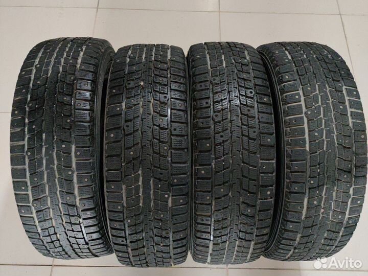 Dunlop SP Winter Ice 01 205/60 R16 92T