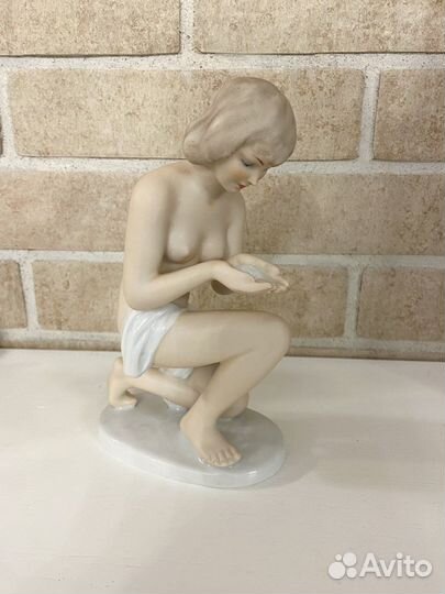 Статуэтка «У ручья» Фарфор Wallendorf. Германия