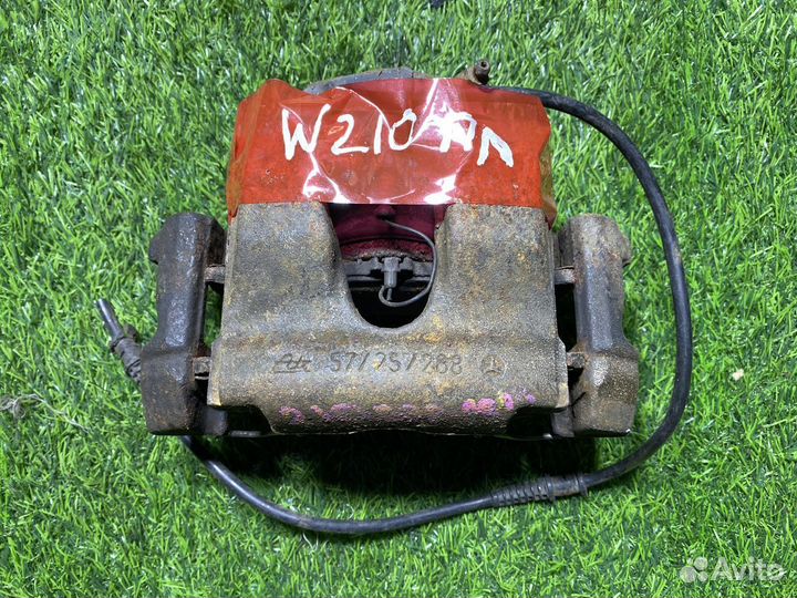 Суппорт передний левый Mercedes E-Class W210