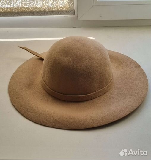 Шляпа бежевая размер 56-58