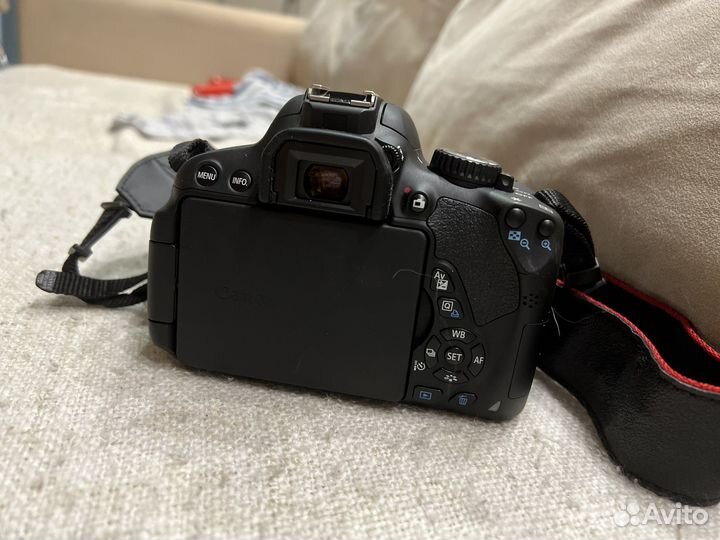 Зеркальный фотоаппарат