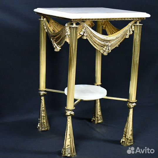 Журнальный столик