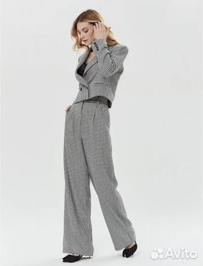Брючный костюм женский в гусиную лапку XS