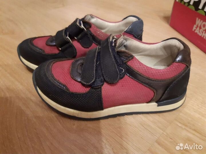 Кроссовки детские