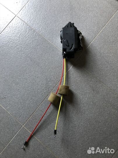 Замок багажника Мерседес 211