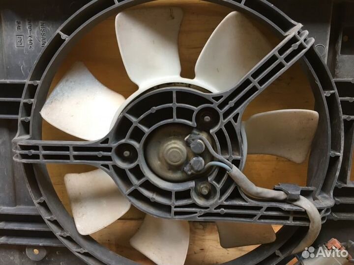 Диффузор радиатора Nissan Cube Z10 CG13DE 1998