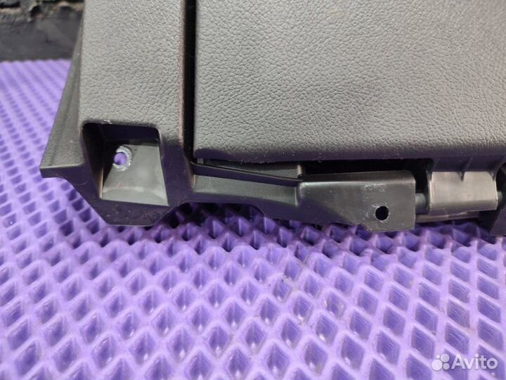 Бардачок передний левый Mitsubishi Outlander