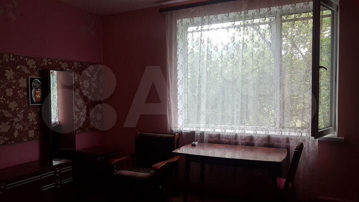 Комната 20 м² в 4-к., 1/2 эт.