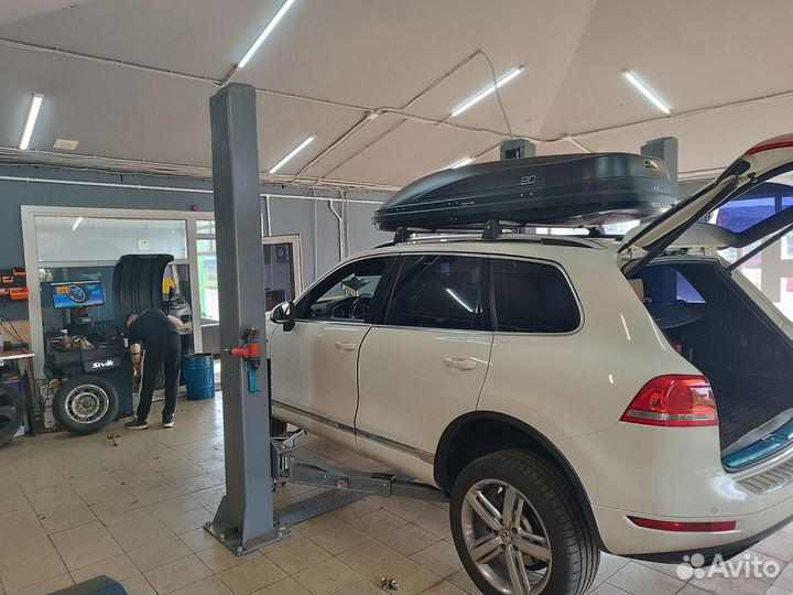 Continental IceContact 2 SUV 215/55 R18 99T