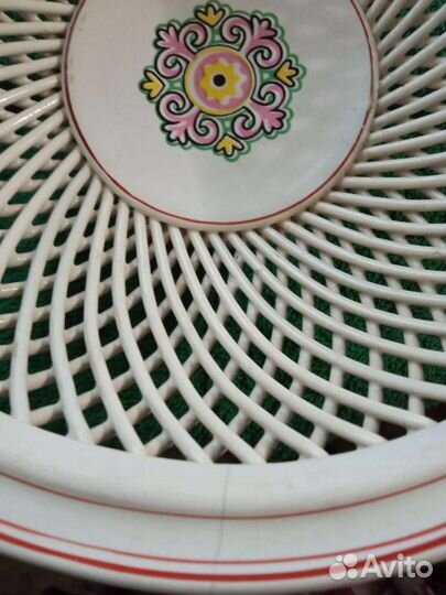 Сухарница, чайные пары, чашки