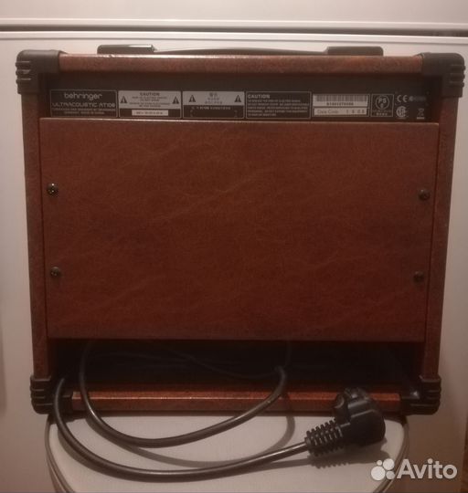 Комбоусилитель Behringer