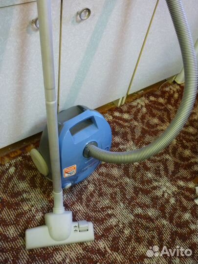 Пылесос Samsung 1800 Bт отличное состояние