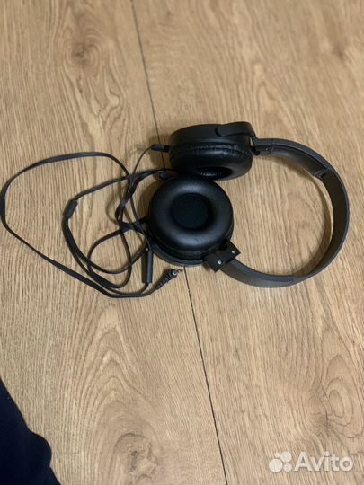 Проводные наушники
