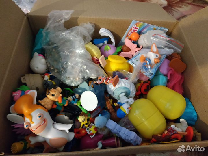 Игрушки из магдональс, свит бокса, Киндер макси