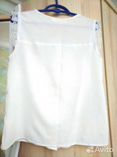 Блузка белая