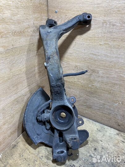 Поворотный кулак передний правый Audi A6 С5 X140