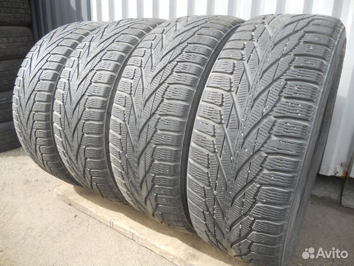 Nokian Tyres Hakkapeliitta R2 SUV 235/60 R17 106R