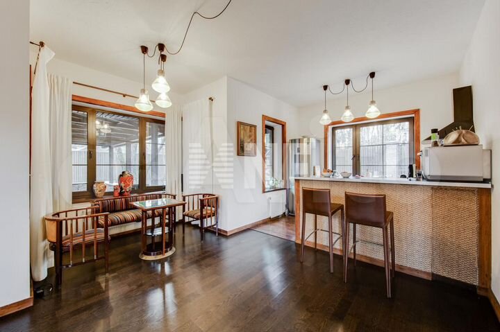 Дом 183 м² на участке 12,3 сот.