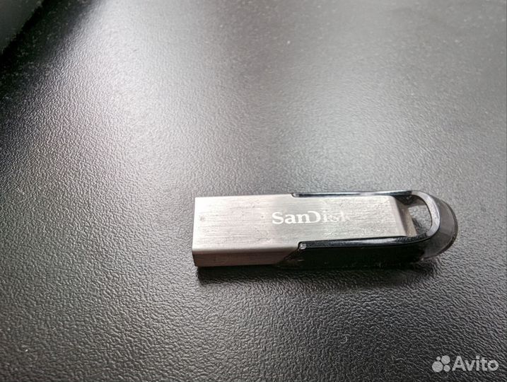 Флеш-накопитель SanDisk Ultra Flair USB 3.0 32GB