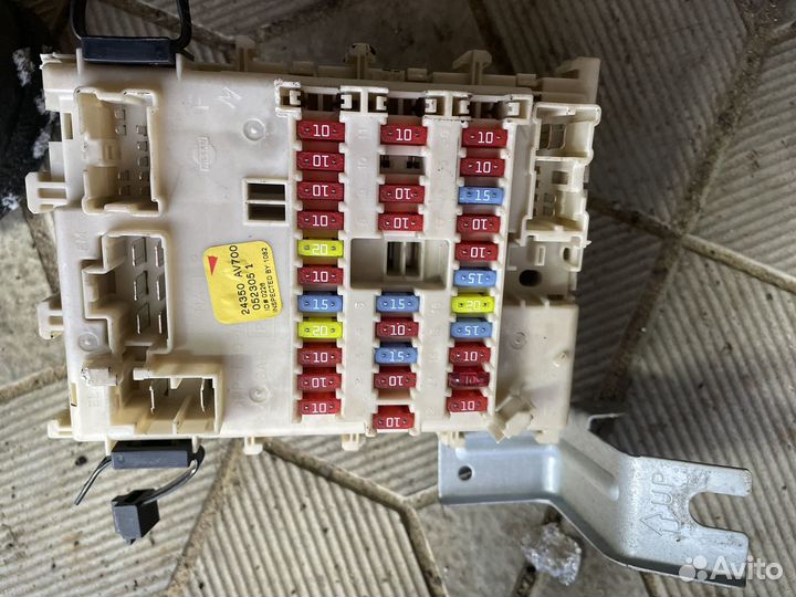 Ниссан Примера R12 блок предахронителей салонный