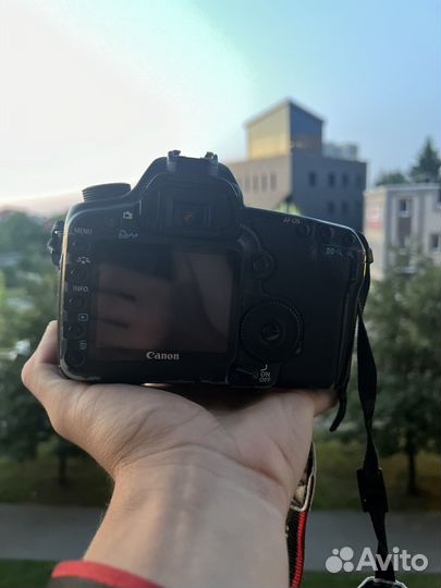 Зеркальный фотоаппарат canon 5D mark iii