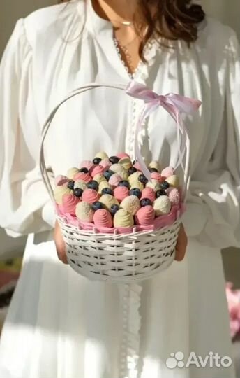 Корзины с клубникой в шоколаде