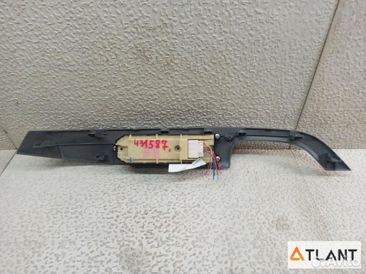 Блок упр. стеклоподьемниками передний правый toyot