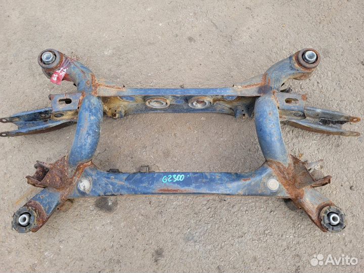 Подрамник задний на Lexus GS300