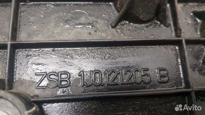 Вентилятор радиатора Volkswagen Bora