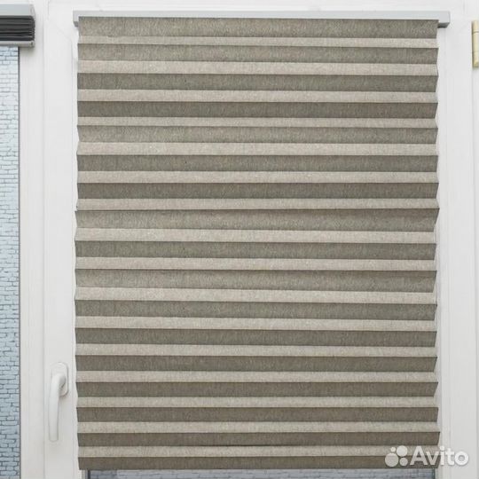 Жалюзи самоклеющиеся серые