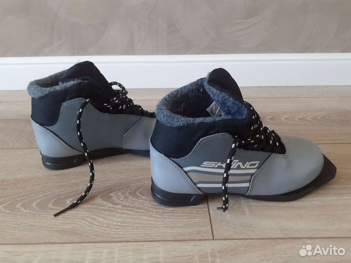 Лыжные ботинки