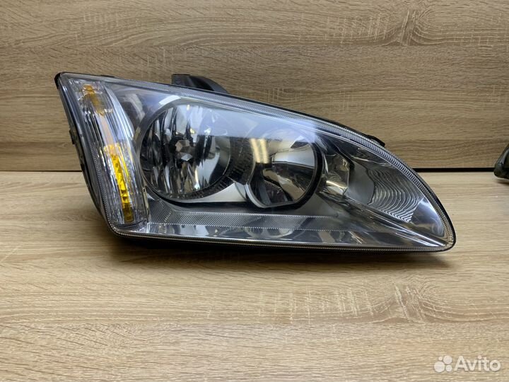 Фара правая Ford Focus 2 2005-2008г