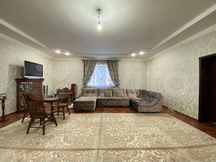 Коттедж 437,1 м² на участке 15 сот.