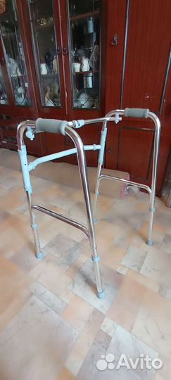 Ходунки для инвалидов