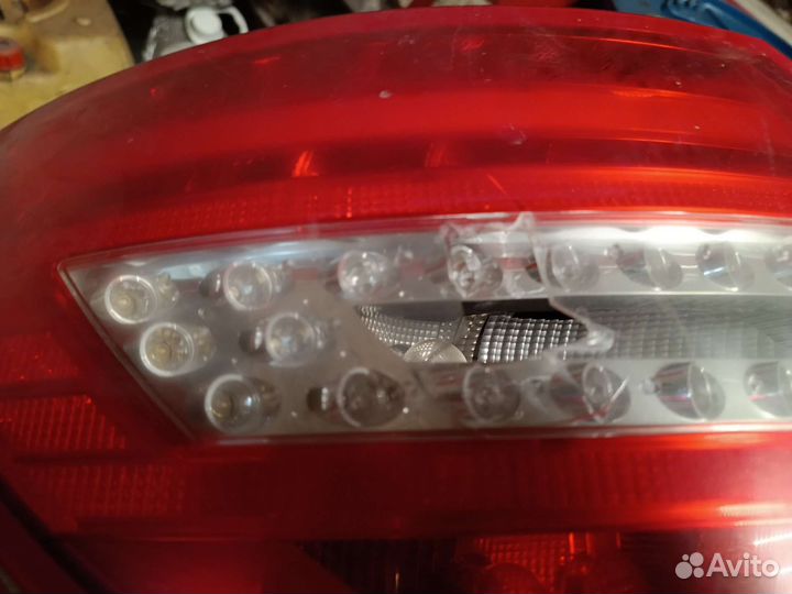 Фонарь задний левый диодный мерседес w204