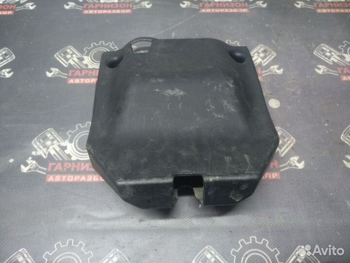 Кожух замка багажника Jaguar X-Type