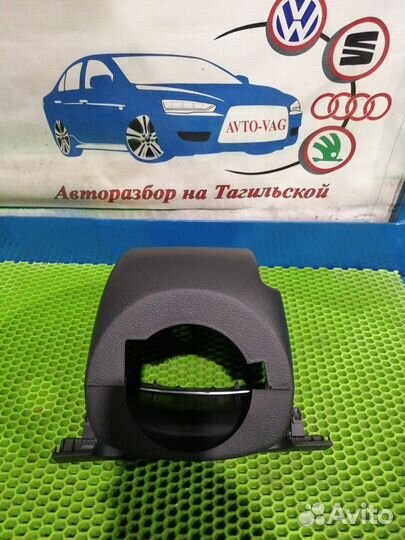 Кожух рулевой колонки VW Golf Plus 5N0858559F