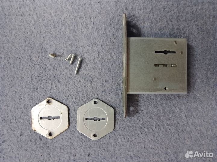 Замок врезной без ключей. Торг уместен