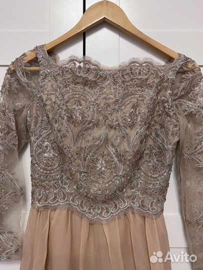 Платье вечернее