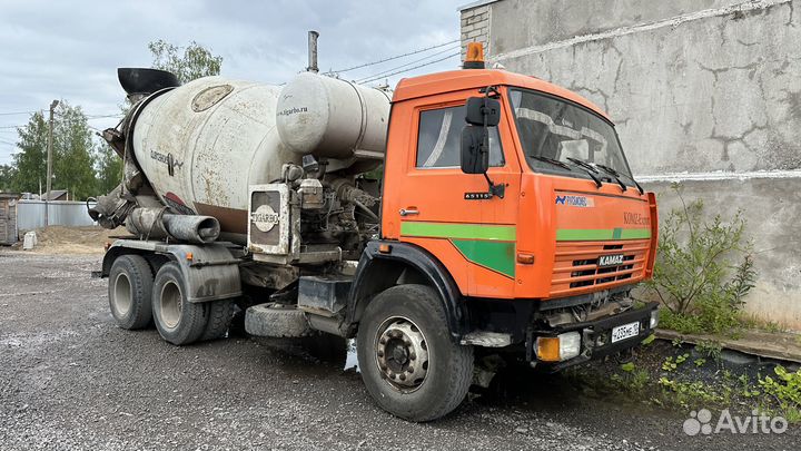 Водитель автобетоносмесителя миксера