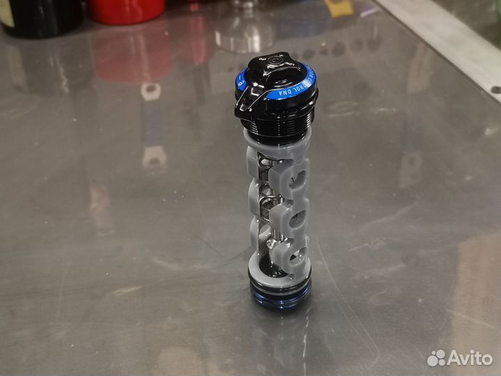 Вилка Rock Shox Bluto